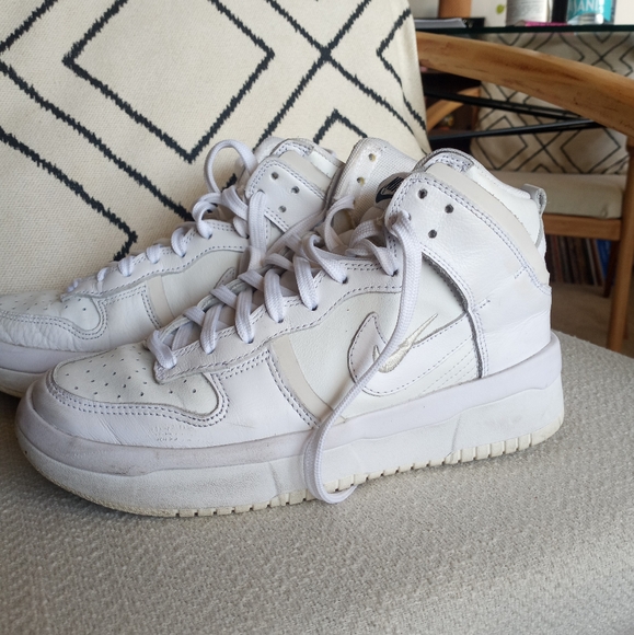 Nike Dunks 🤍 (Trades Welcome) - Picture 6 of 6